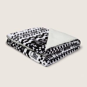 Victoria’s Secret PINK Sherpa Blanket